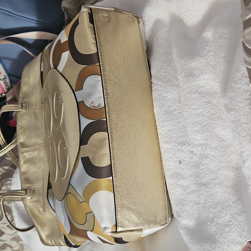 ๐โฃ๏ธCoach Metallic Gold and Brown Shoulder Bag๐๐ - Picture 4 of 12
